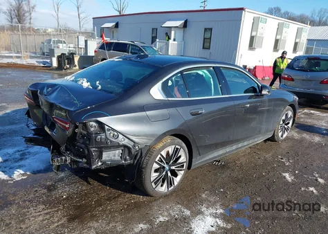 2025 BMW I5 xDrive40 z USA, uszkodzony, nr VIN WBY13HG04SCT72649